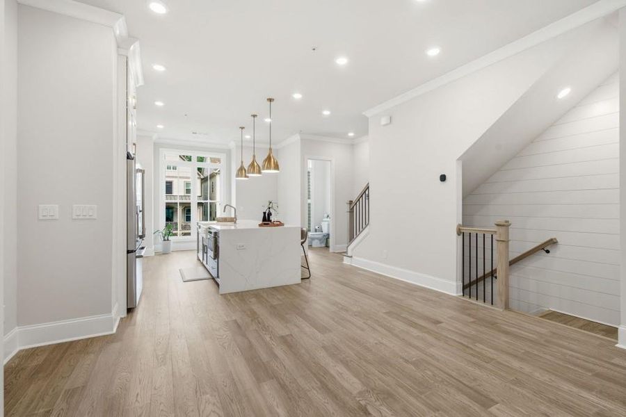 Spacious, unfurnished interior of a new home in , Alpharetta (Image 40).