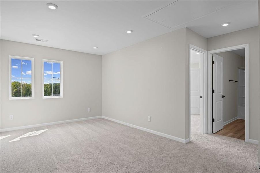 Spacious, unfurnished interior of a new home in Easton Park, Dallas (Image 15).