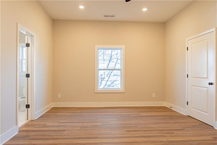 Spacious, unfurnished interior of a new home in , Aragon (Image 11).