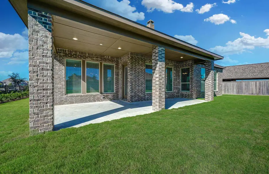 Representative exterior details of a home built from the 3798 by Ravenna Homes in The Woodlands Hills 65′, Willis (Image 3).