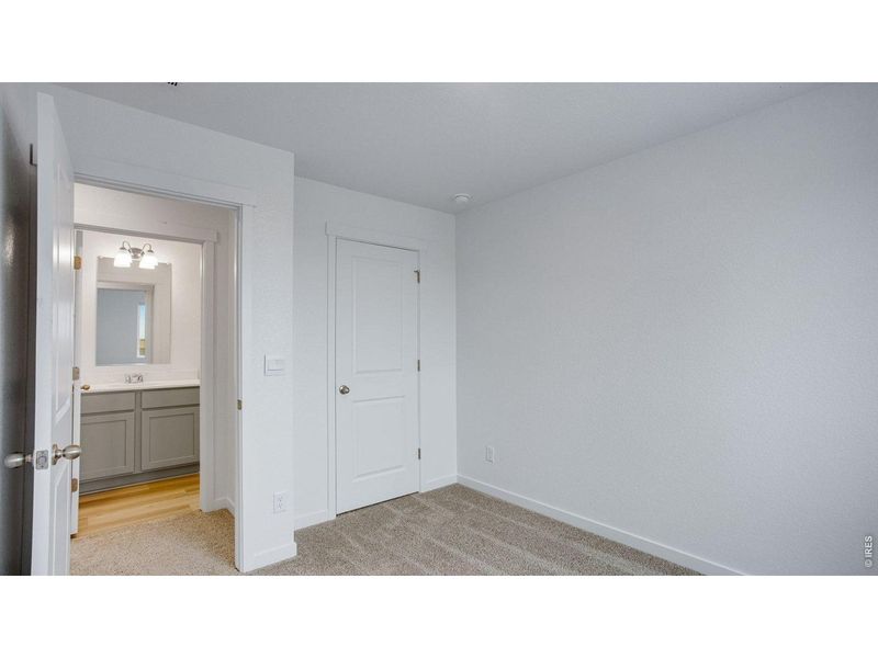 Spacious, unfurnished interior of a new home in Tailholt, Severance (Image 17).