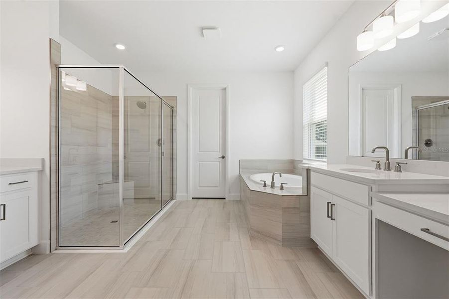 Furnished interior view inside a new home in , Plant City (Image 34).