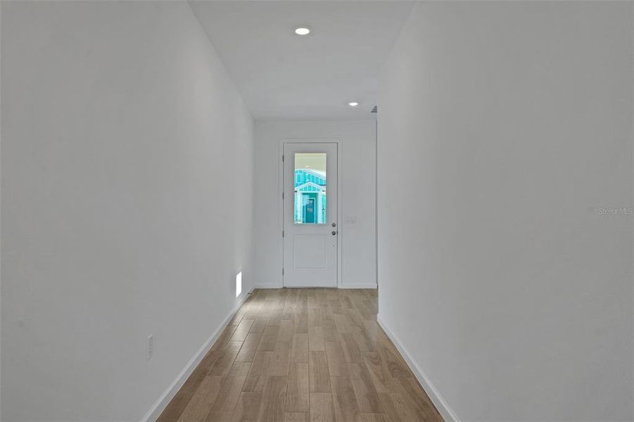 Spacious, unfurnished interior of a new home in Green Key Village, Lady Lake (Image 16).