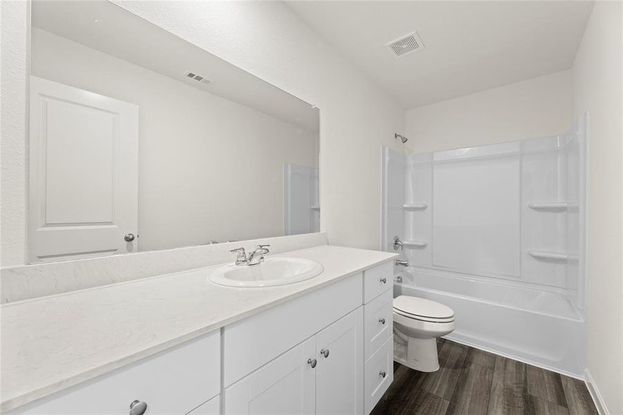 22. 1413 Kennedy - 2ND Bath 22. 1413 Kennedy - 2ND Bath