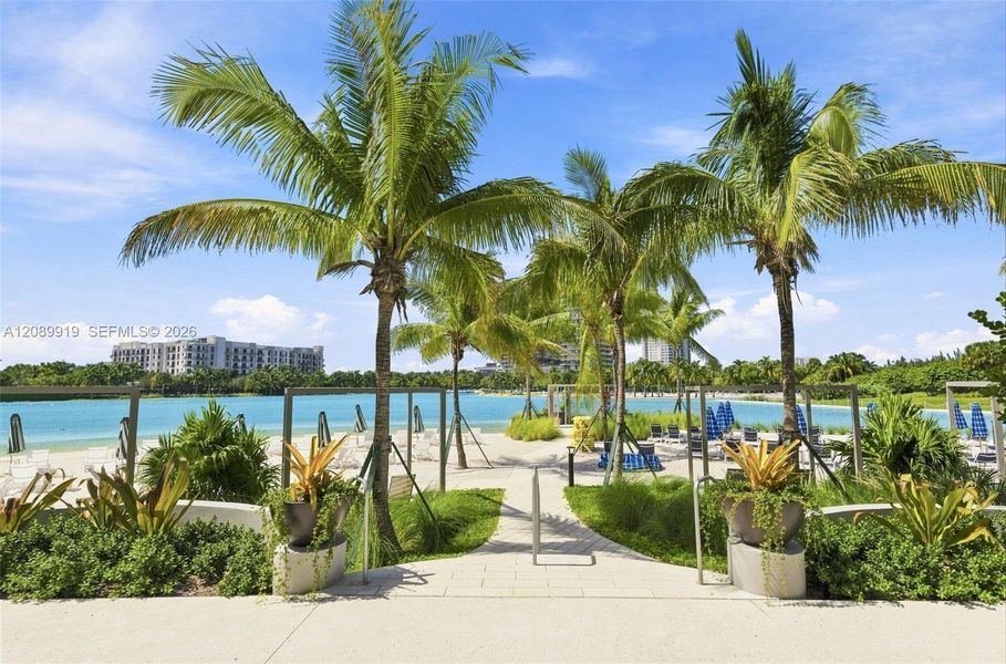 Community amenities in , North Miami (Image 46).