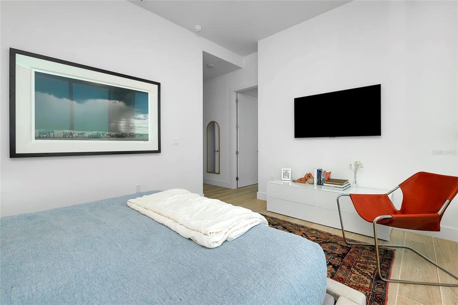 Furnished interior view inside a new home in , Sarasota (Image 6).