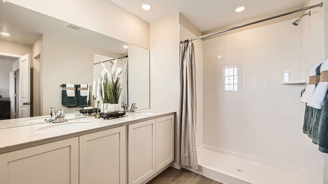 2505 Fir Owners Bath F2 F1