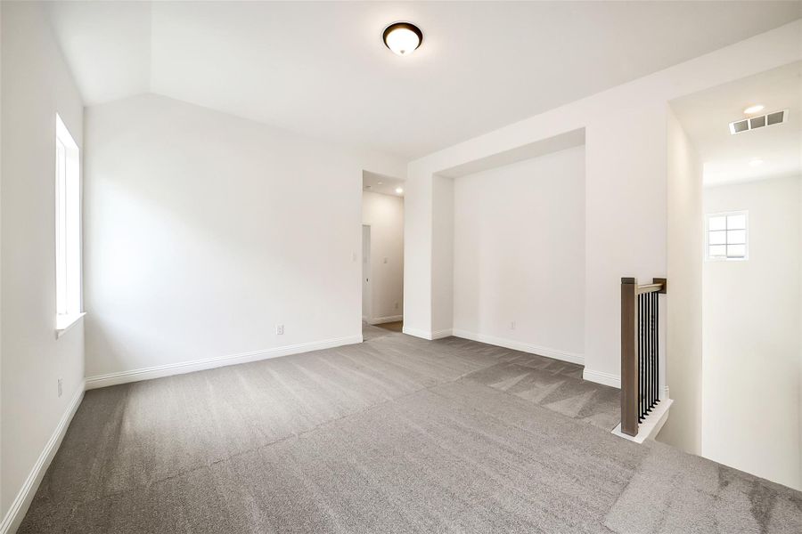 Spacious, unfurnished interior of a new home in Sienna 40', Missouri City (Image 21). Spacious, unfurnished interior of a new home in Sienna 40', Missouri City (Image 21).