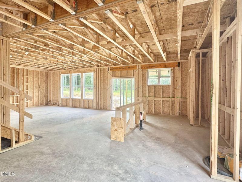 20250928_212257954_iOS