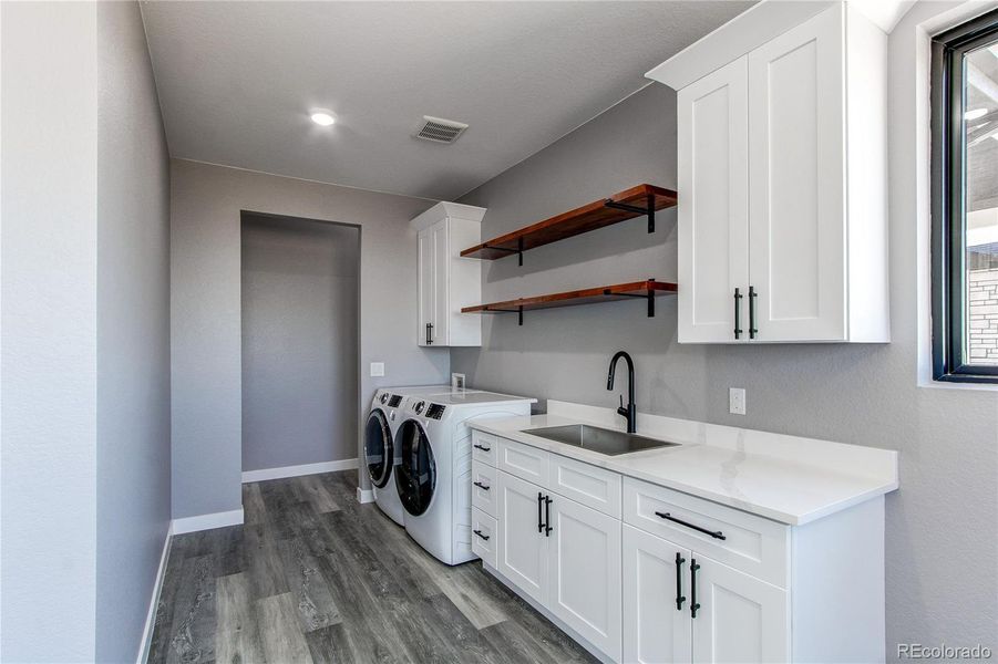Furnished interior view inside a new home in , Strasburg (Image 6).