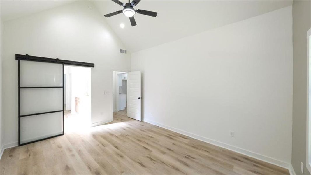 Spacious, unfurnished interior of a new home in , Bremen (Image 31).