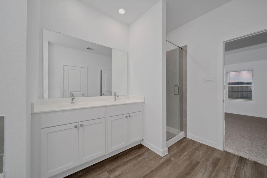 Furnished interior view inside a new home in Silverthorne, Conroe (Image 15).