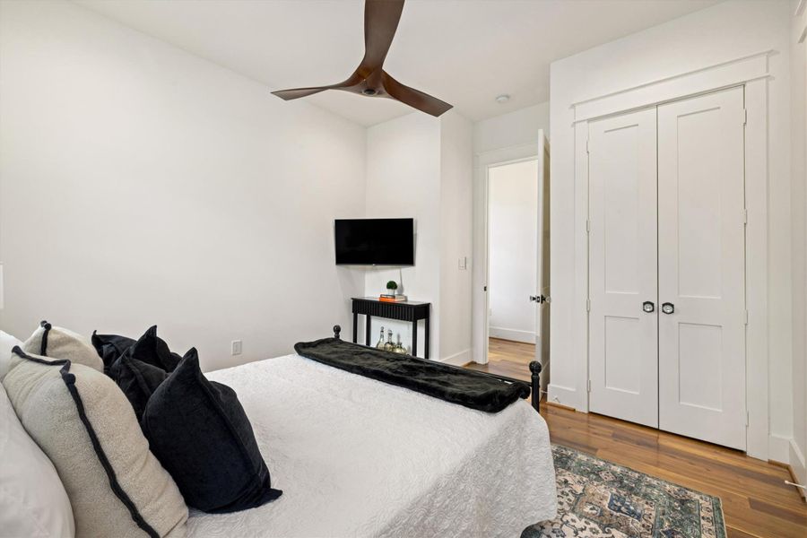 Furnished interior view inside a new home in , Galveston (Image 12).