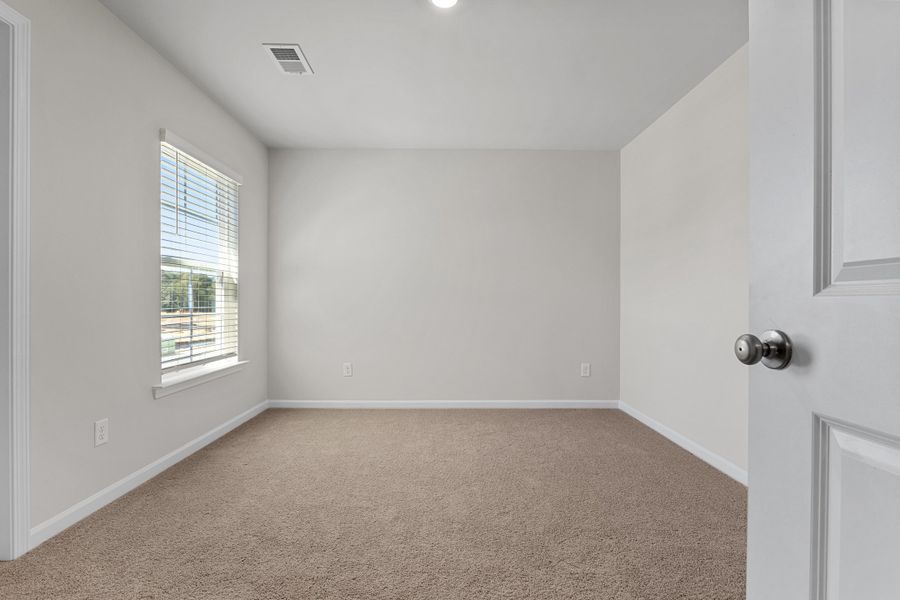 Spacious, unfurnished interior of a new home in Harmon Hill Estates, Hopkins (Image 23).