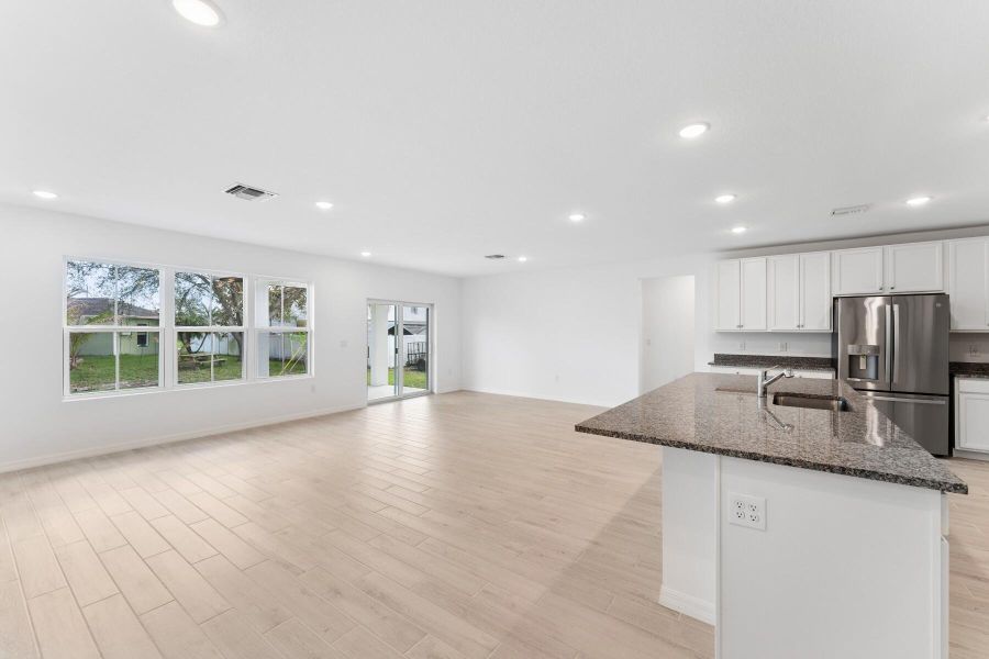 Kitchen, Great Room & Dining Area Kitchen, Great Room & Dining Area