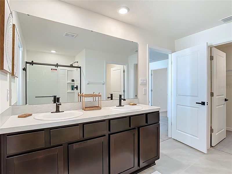 Furnished interior view inside a new home in River Park, Temple Terrace (Image 43). Furnished interior view inside a new home in River Park, Temple Terrace (Image 43).