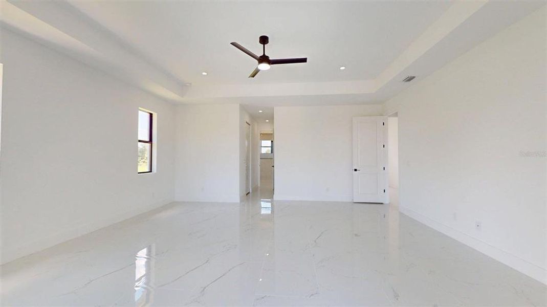 Spacious, unfurnished interior of a new home in , Punta Gorda (Image 19).
