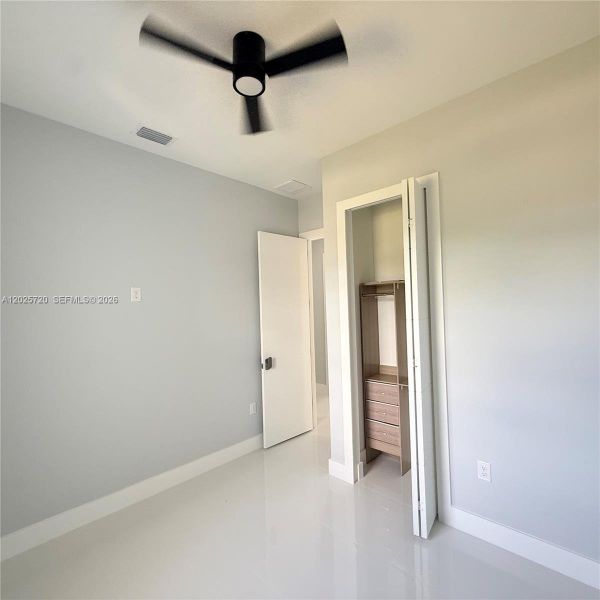 Spacious, unfurnished interior of a new home in , Lehigh Acres (Image 14).