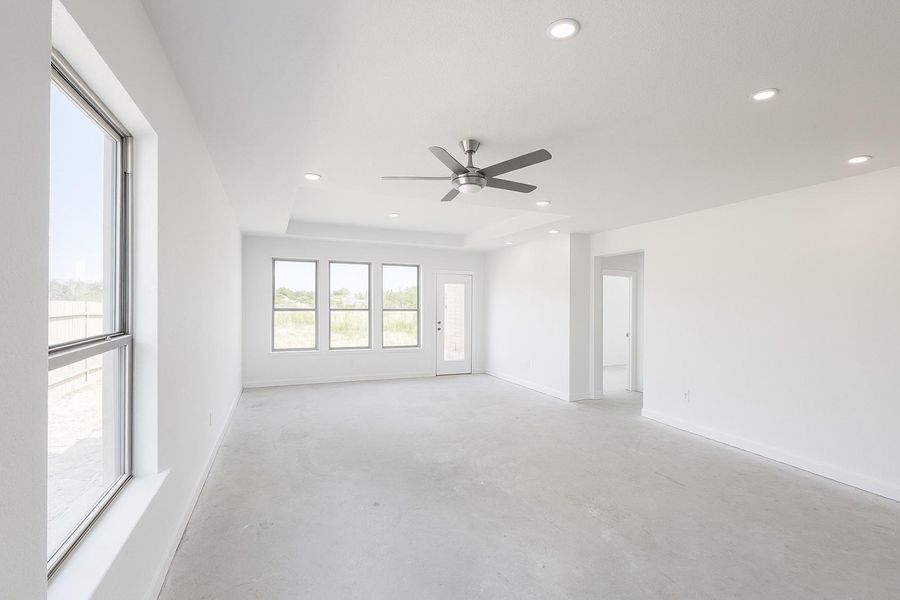 Spacious, unfurnished interior of a new home in La Cima, San Marcos (Image 13). Spacious, unfurnished interior of a new home in La Cima, San Marcos (Image 13).