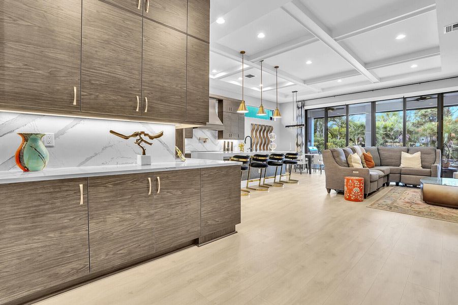 Buffet & Kitchen