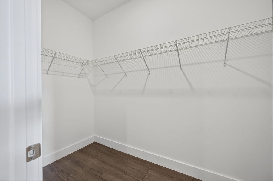 Spacious, unfurnished interior of a new home in , Davie (Image 43).
