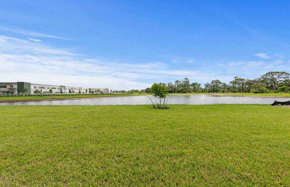 Spacious lanai with serene views Spacious lanai with serene views