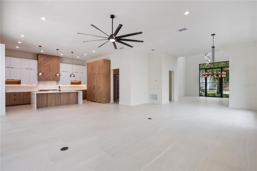 Spacious, unfurnished interior of a new home in , Orlando (Image 20).