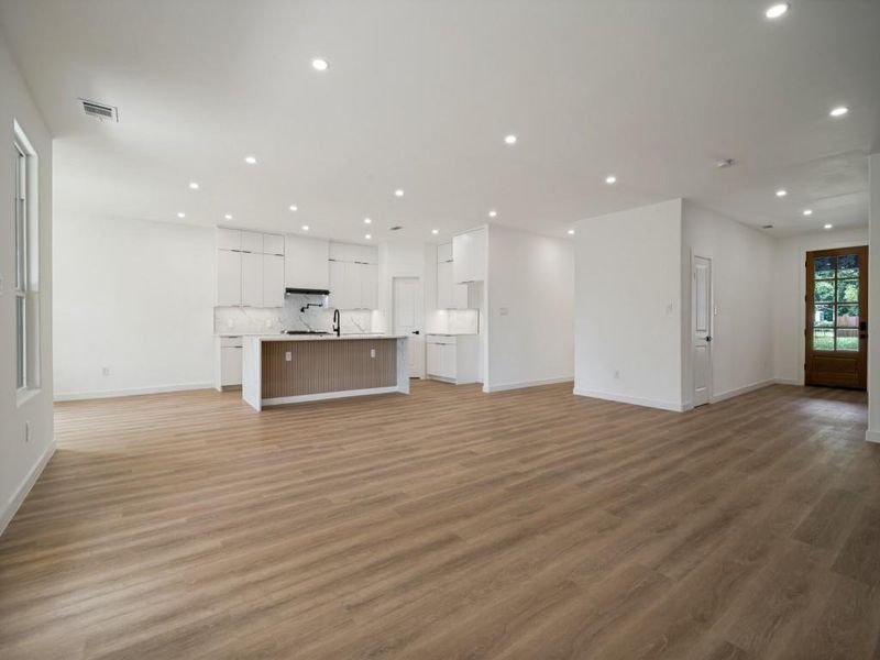 Spacious, unfurnished interior of a new home in , Terrell (Image 18).