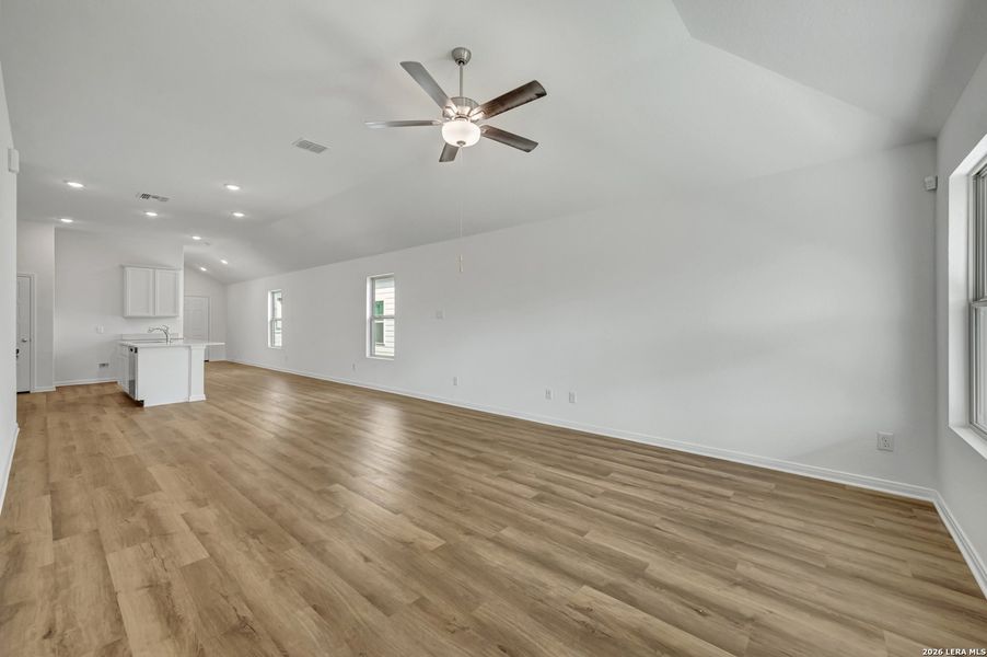 Spacious, unfurnished interior of a new home in Winding Brook, San Antonio (Image 21).