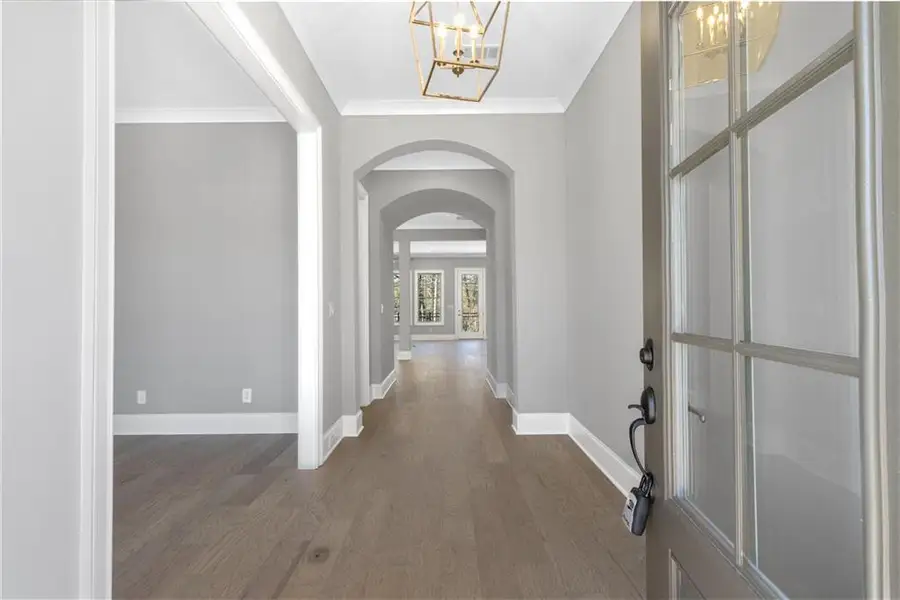 Spacious, unfurnished interior of a new home in Laurel View, Suwanee (Image 21).