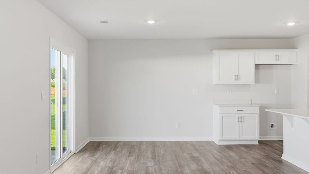 Spacious, unfurnished interior of a new home in Cedar Gap, Fountain Inn (Image 19).