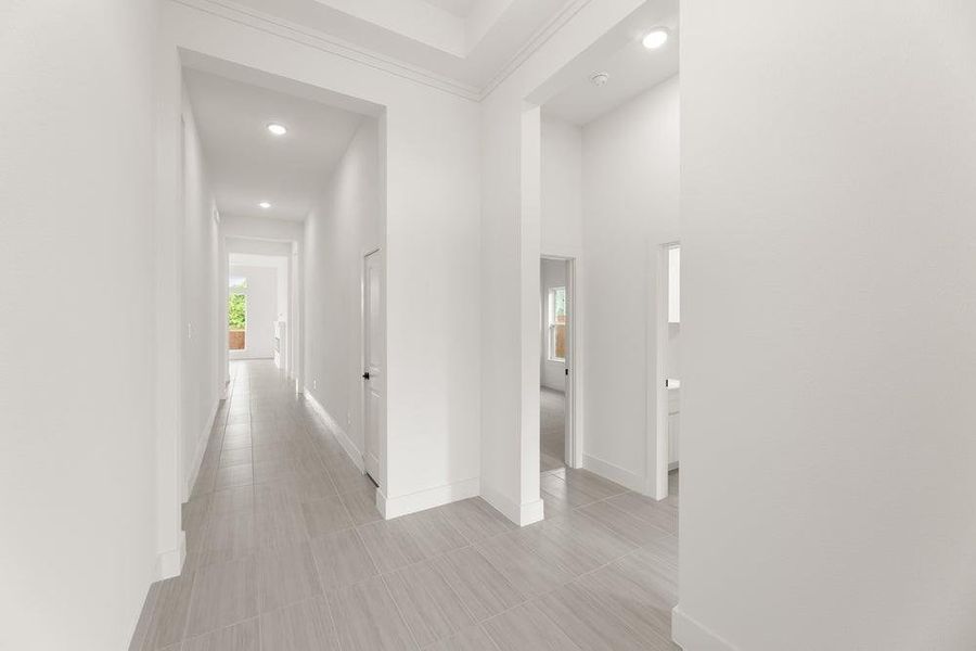 Spacious, unfurnished interior of a new home in Llano Springs, Fort Worth (Image 16).