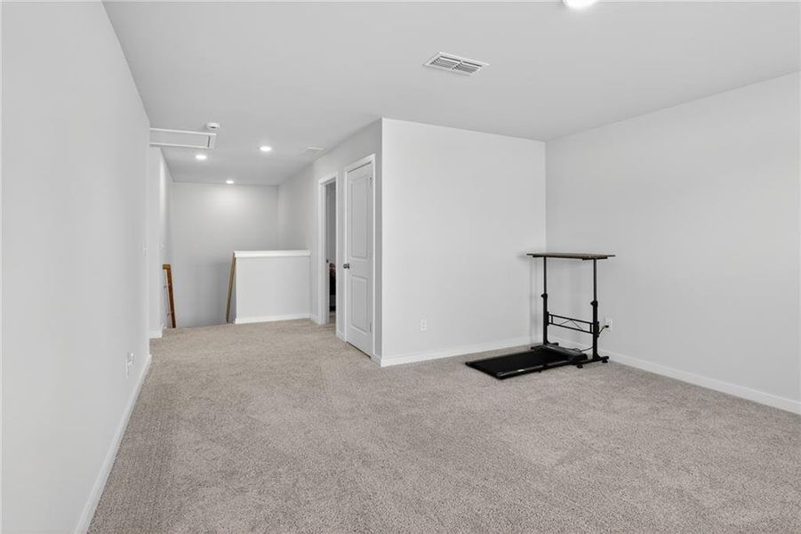 Spacious, unfurnished interior of a new home in Parkview Estates, Atlanta (Image 20).
