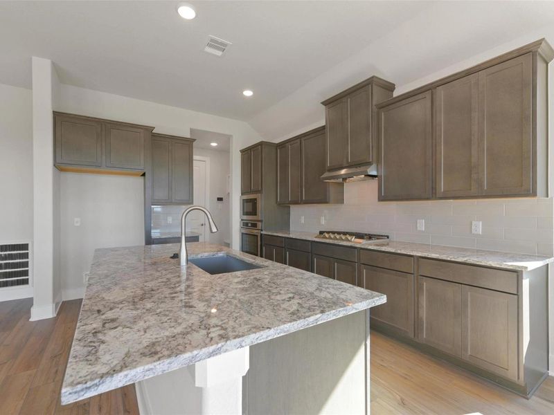 Furnished interior view inside a new home in Lago Mar, Texas City (Image 9).