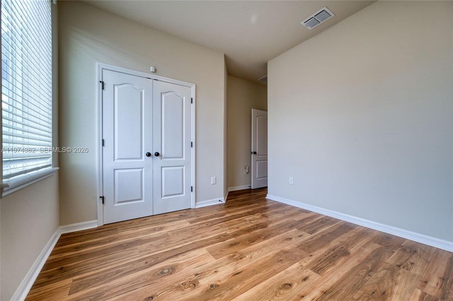 Spacious, unfurnished interior of a new home in , Clermont (Image 41).