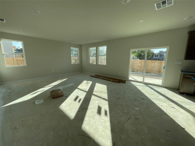 Spacious, unfurnished interior of a new home in Covered Bridge, Hutto (Image 27). Spacious, unfurnished interior of a new home in Covered Bridge, Hutto (Image 27).