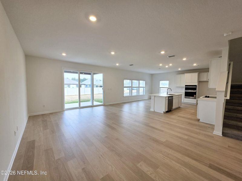 Spacious, unfurnished interior of a new home in Hyland Trail, Green Cove Springs (Image 22).