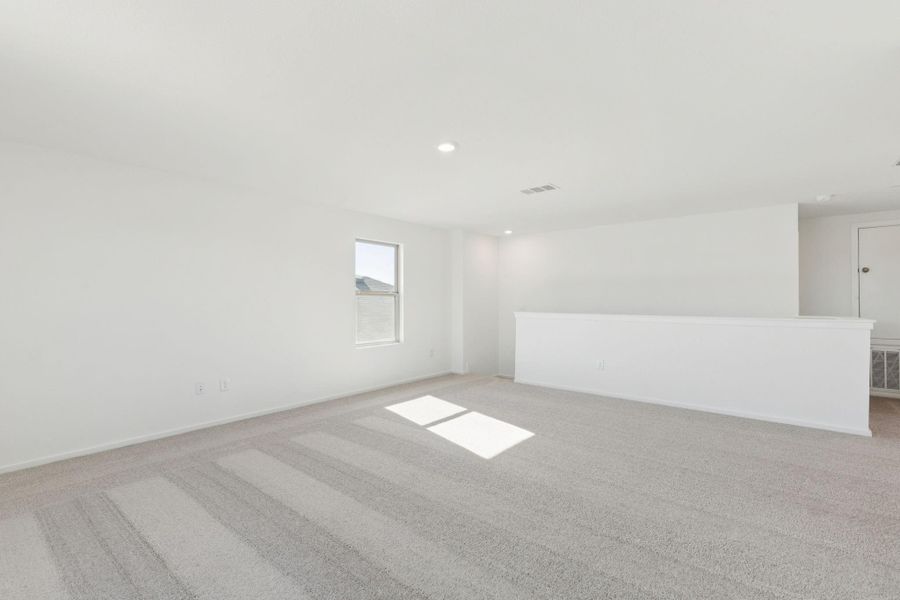 Spacious, unfurnished interior of a new home in Mavera, Conroe (Image 15).