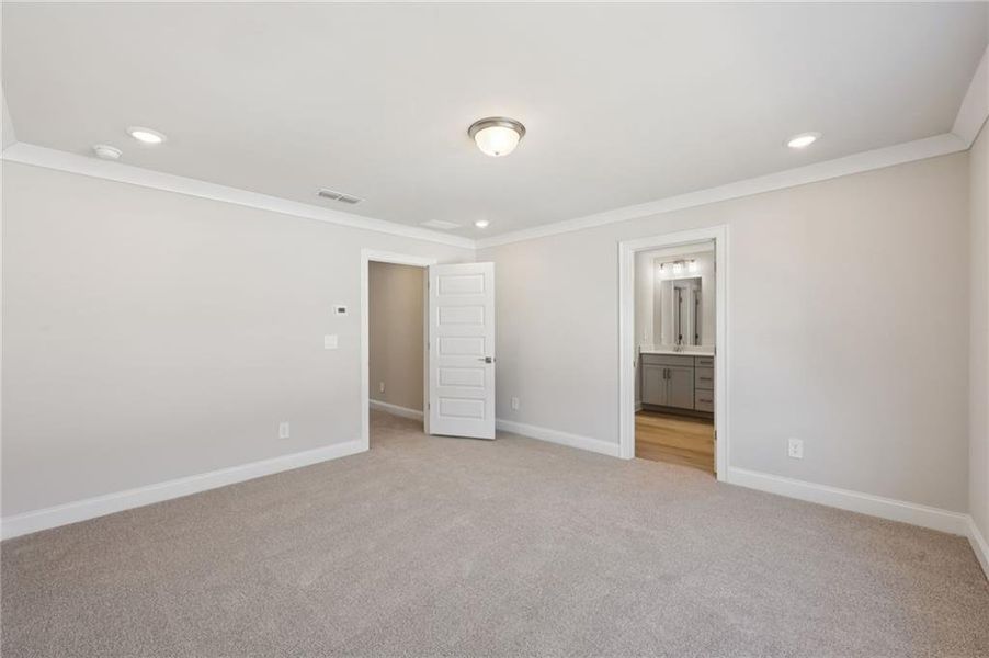 Spacious, unfurnished interior of a new home in , Lawrenceville (Image 27).