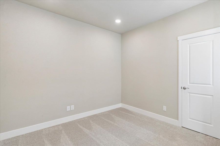Spacious, unfurnished interior of a new home in The Trails at Aspen Ridge, Colorado Springs (Image 21).
