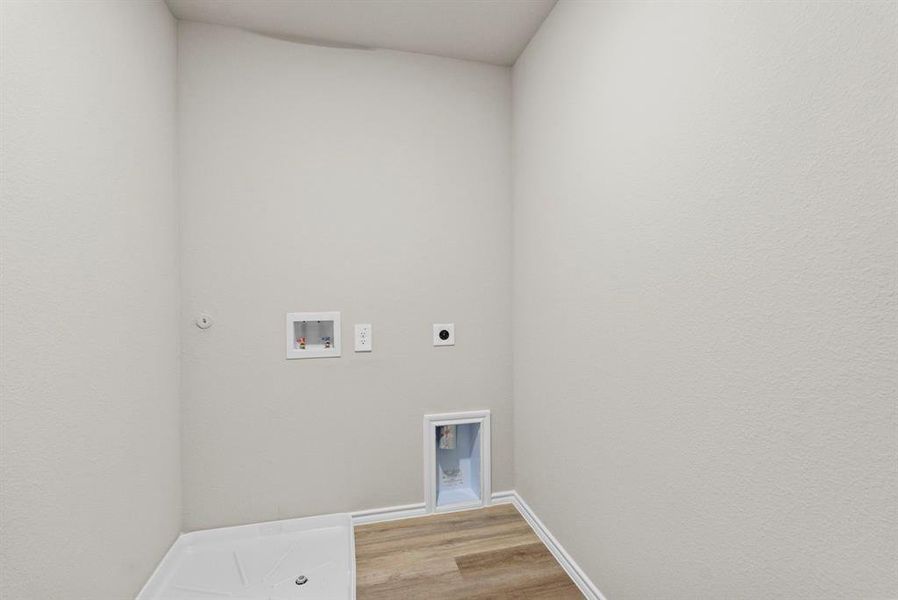 Spacious, unfurnished interior of a new home in Orchard Village, Fort Worth (Image 23).