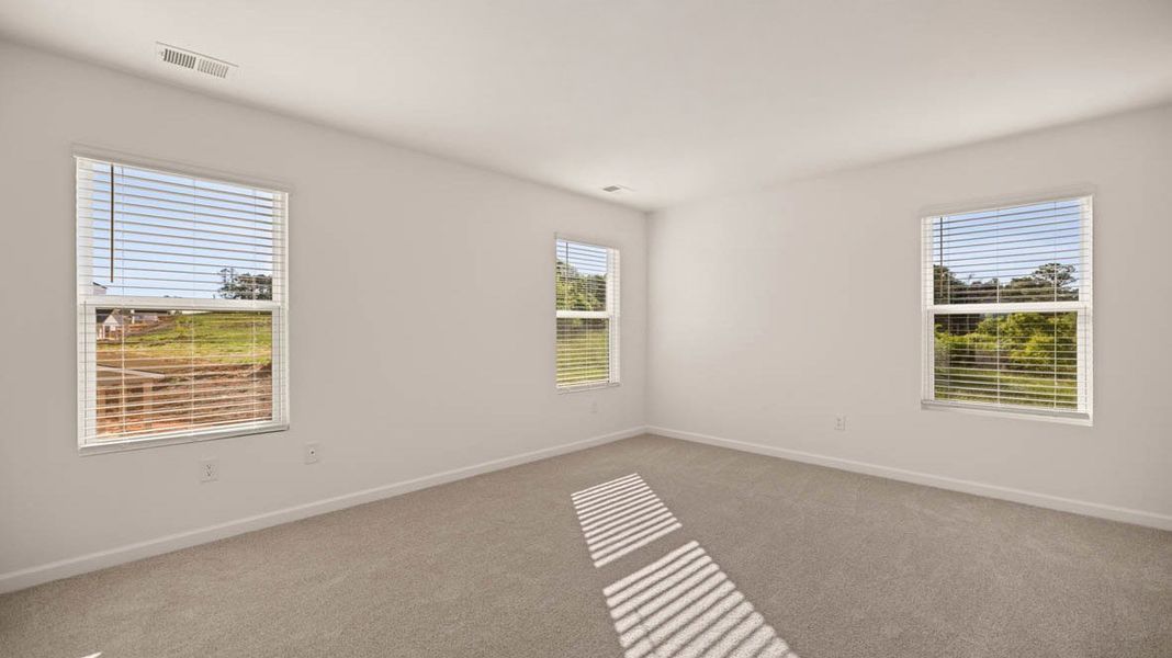 Spacious, unfurnished interior of a new home in Estates at Deer Hollow, Grovetown (Image 27).