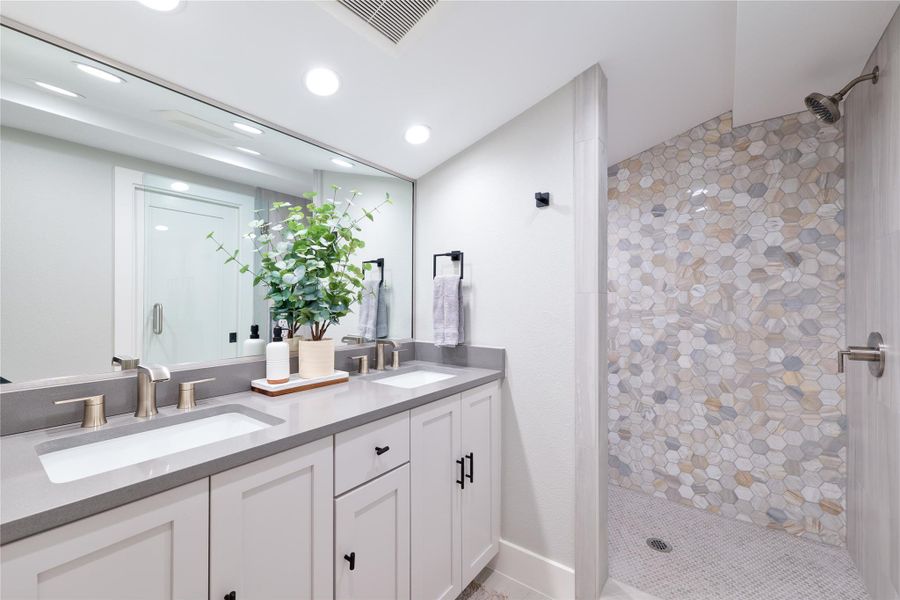 Third level primary bathroom