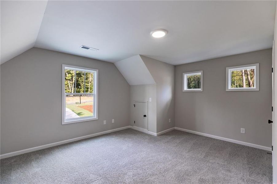 Spacious, unfurnished interior of a new home in Liberty Station, Bremen (Image 31).