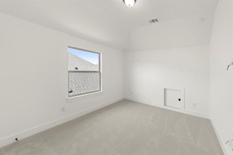 23_24. 5513 Burford - Media 23_24. 5513 Burford - Media