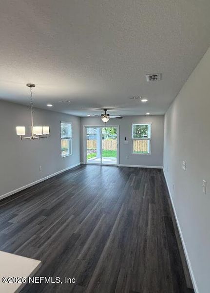 Spacious, unfurnished interior of a new home in , Jacksonville (Image 9).