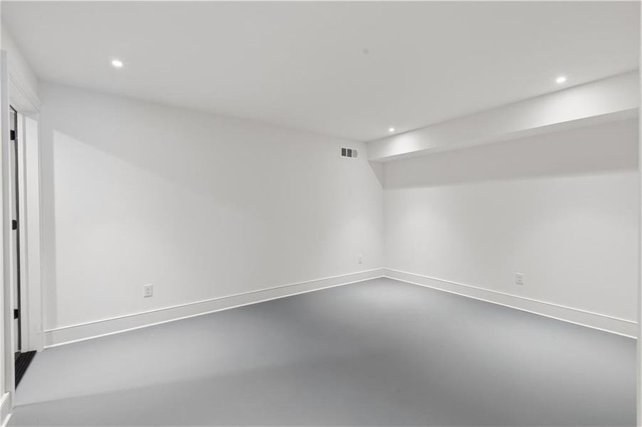 Spacious, unfurnished interior of a new home in , Atlanta (Image 63).