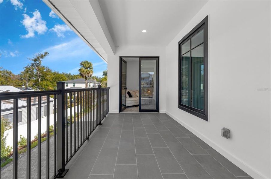 Exterior details and patio area of a home in , Orlando (Image 30).