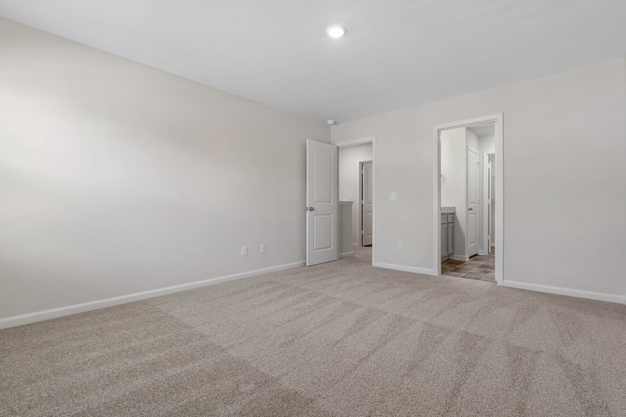 Spacious, unfurnished interior of a new home in Rivers Crossing, Aiken (Image 15).