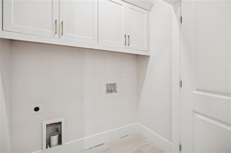Spacious, unfurnished interior of a new home in , Roswell (Image 39).